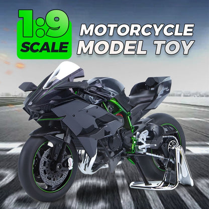 Motorkerékpár modell 1:9 méretarányban